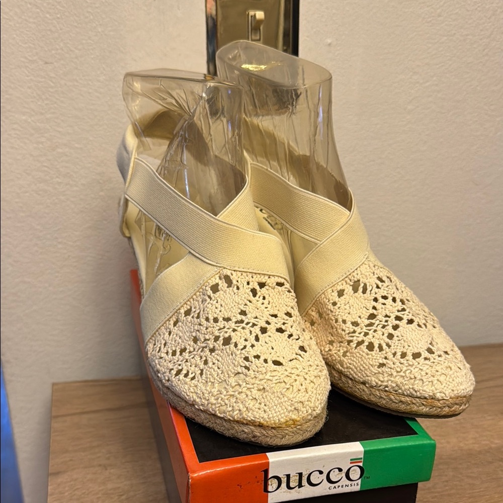 NIB bucco espadrille wedge with macrame size 8.